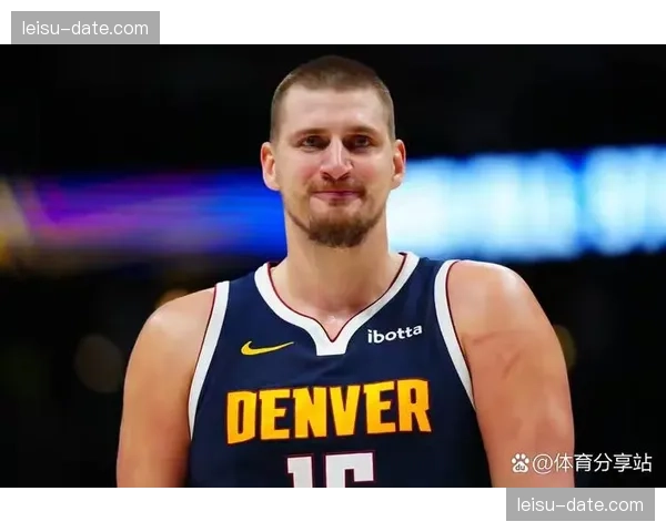 掘金129-93狂胜火箭36分，约基奇三节三双碾压内线