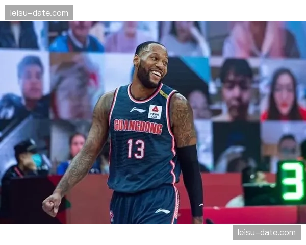 上海弗格古德温领衔后卫线 攻防两端均衡无懈可击 上海弗格古德温领衔后卫线 攻防两端均衡无懈可击